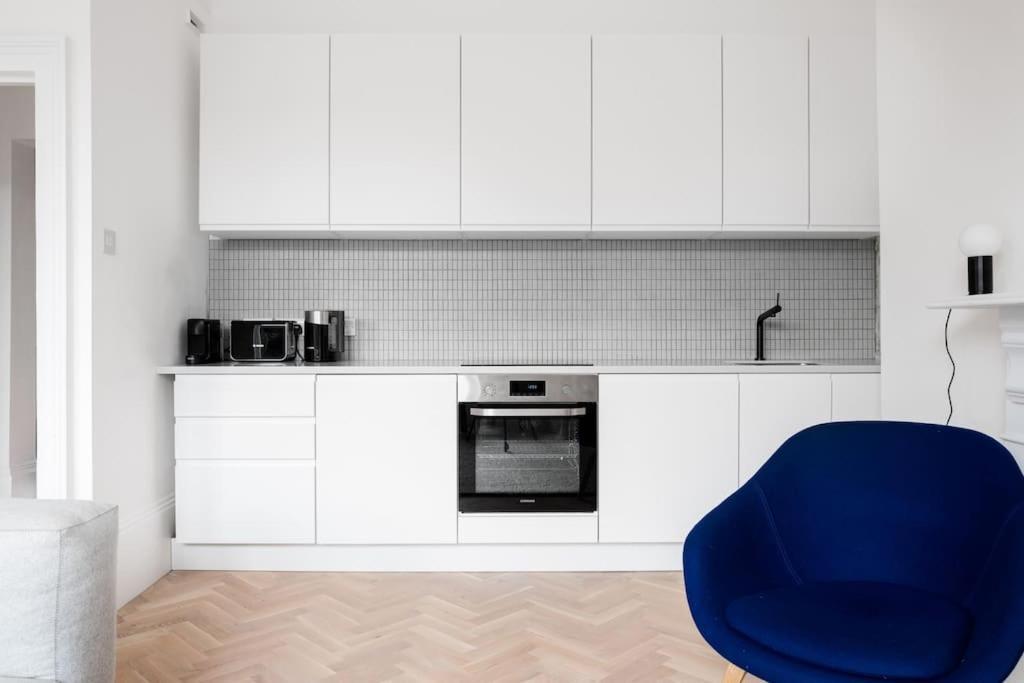 Spacious Georgian Pad - Free Parking - Walk To Bath Apartment Exterior photo